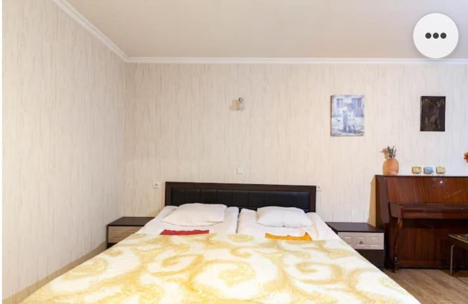 Ferienwohnung Cozy, Warm & Cheap Tbilisi Exterior foto